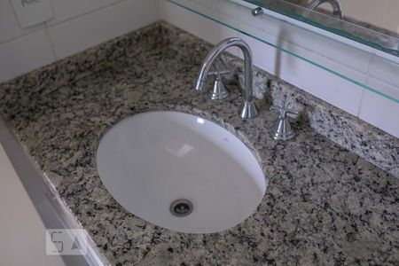 Apartamento à venda com 60m², 2 quartos e 1 vaga Apartamento à venda com 60m², 2 quartos e 1 vagaBanheiro