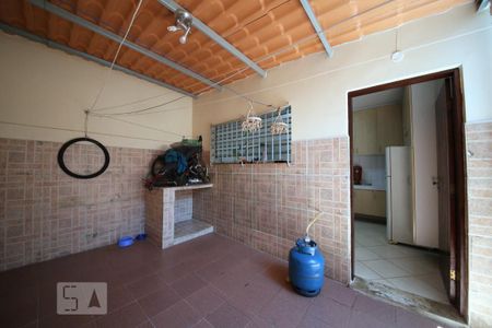 Casa à venda com 172m², 3 quartos e 2 vagasÁrea de Serviço