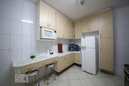 Casa à venda com 172m², 3 quartos e 2 vagasCozinha 