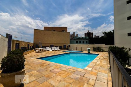 Apartamento à venda com 200m², 4 quartos e 4 vagas Apartamento à venda com 200m², 4 quartos e 4 vagasÁrea comum - Piscina
