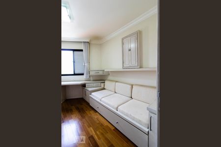Apartamento à venda com 200m², 4 quartos e 4 vagas Apartamento à venda com 200m², 4 quartos e 4 vagasQuarto