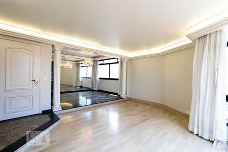 Apartamento à venda com 200m², 4 quartos e 4 vagas Apartamento à venda com 200m², 4 quartos e 4 vagasSala
