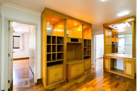 Apartamento à venda com 200m², 4 quartos e 4 vagas Apartamento à venda com 200m², 4 quartos e 4 vagasAntessala