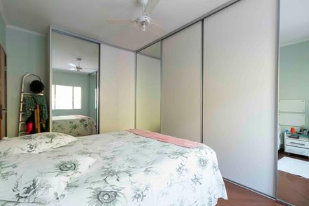 Casa à venda com 218m², 3 quartos e 5 vagas Casa à venda com 218m², 3 quartos e 5 vagasQuarto 1 - Suite