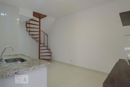 Sala / Cozinha de apartamento para alugar com 1 quarto, 35m² em Vila Dom Pedro I, São Paulo