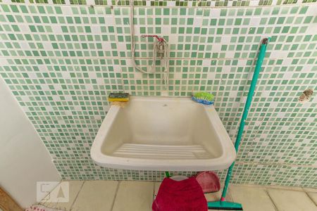 Casa à venda com 150m², 3 quartos e 2 vagas Casa à venda com 150m², 3 quartos e 2 vagasÁrea de Serviço