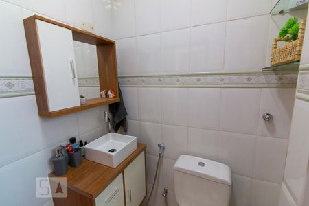 Apartamento à venda com 49m², 2 quartos e 1 vaga Apartamento à venda com 49m², 2 quartos e 1 vagaBanheiro