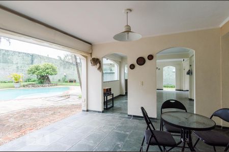 Casa para alugar com 310m², 3 quartos e sem vagaChurrasqueira e bar