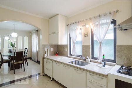 Casa para alugar com 310m², 3 quartos e sem vagaCozinha