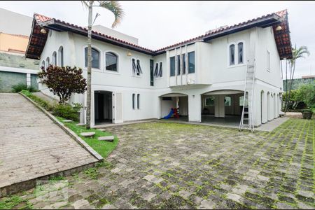 Casa para alugar com 310m², 3 quartos e sem vagaGaragem