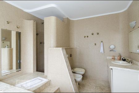 Casa para alugar com 310m², 3 quartos e sem vagaBanheiro da suíte master