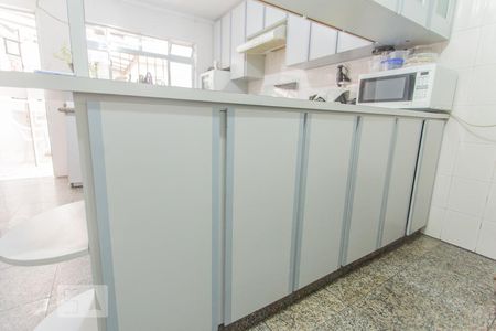 Casa à venda com 186m², 4 quartos e 2 vagas Casa à venda com 186m², 4 quartos e 2 vagasArmário