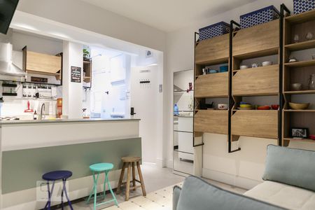 Sala de apartamento para alugar com 1 quarto, 50m² em Embaré, Santos