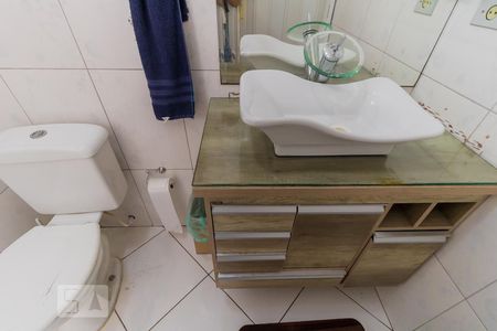 Casa de condomínio à venda com 150m², 3 quartos e 2 vagasDetalhe banheiro