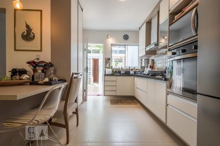 Casa à venda com 100m², 2 quartos e 1 vagaCozinha