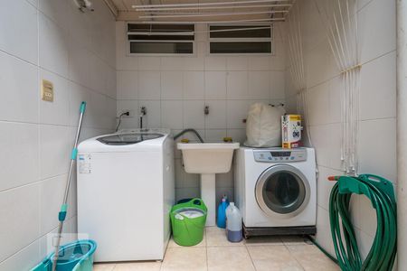 Casa à venda com 100m², 2 quartos e 1 vagaÁrea de Serviço