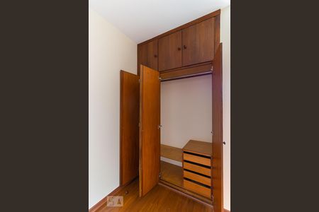 Apartamento à venda com 90m², 2 quartos e 1 vagaQuarto - Armários