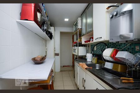 Apartamento para alugar com 140m², 4 quartos e 1 vaga Apartamento para alugar com 140m², 4 quartos e 1 vagaCozinha