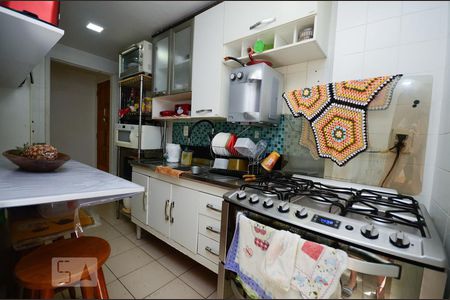 Apartamento para alugar com 140m², 4 quartos e 1 vaga Apartamento para alugar com 140m², 4 quartos e 1 vagaCozinha