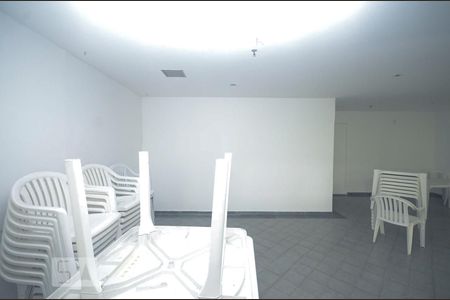 Apartamento para alugar com 140m², 4 quartos e 1 vaga