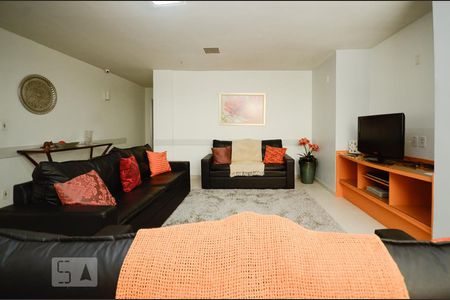 Apartamento para alugar com 140m², 4 quartos e 1 vaga Apartamento para alugar com 140m², 4 quartos e 1 vagaÁrea Comum- Sala de TV