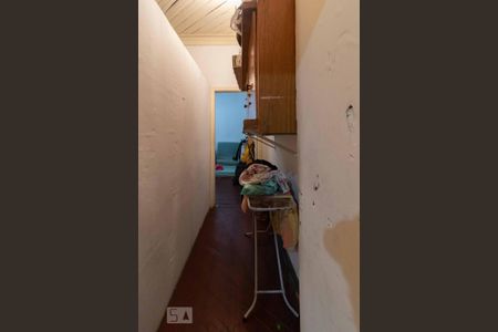 Casa à venda com 300m², 3 quartos e 2 vagas Casa à venda com 300m², 3 quartos e 2 vagasCorredor Quartos