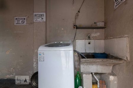 Casa à venda com 300m², 3 quartos e 2 vagas Casa à venda com 300m², 3 quartos e 2 vagasÁrea de Serviço