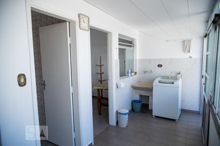 Casa à venda com 205m², 3 quartos e 3 vagas Casa à venda com 205m², 3 quartos e 3 vagasÁrea de serviço