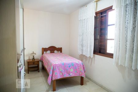 Casa à venda com 205m², 3 quartos e 3 vagas Casa à venda com 205m², 3 quartos e 3 vagasQuarto 2