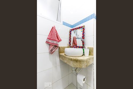 Casa à venda com 104m², 3 quartos e 1 vagaBanheiro 2