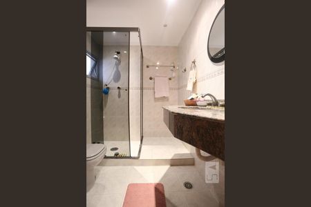 Apartamento à venda com 133m², 4 quartos e 2 vagasBanheiro da Suíte