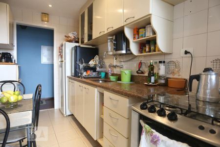 Apartamento à venda com 133m², 4 quartos e 2 vagasCozinha