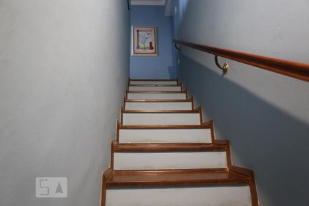 Apartamento à venda com 133m², 4 quartos e 2 vagasEscadas de acesso aos dormitórios