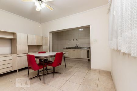 Casa à venda com 159m², 2 quartos e 3 vagas Casa à venda com 159m², 2 quartos e 3 vagasCozinha