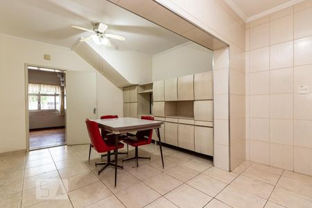 Casa à venda com 159m², 2 quartos e 3 vagas Casa à venda com 159m², 2 quartos e 3 vagasCozinha