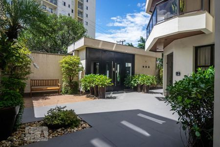 Apartamento à venda com 212m², 4 quartos e 3 vagas Apartamento à venda com 212m², 4 quartos e 3 vagasÁrea comum