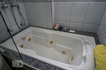 Apartamento à venda com 212m², 4 quartos e 3 vagas Apartamento à venda com 212m², 4 quartos e 3 vagasSuíte