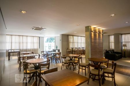 Apartamento à venda com 212m², 4 quartos e 3 vagas Apartamento à venda com 212m², 4 quartos e 3 vagasÁrea comum - Salão de festas