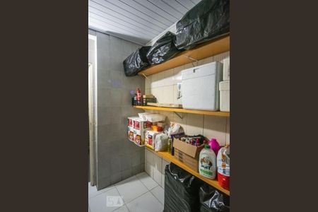 Apartamento à venda com 212m², 4 quartos e 3 vagas Apartamento à venda com 212m², 4 quartos e 3 vagasDeposito