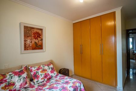 Apartamento à venda com 212m², 4 quartos e 3 vagas Apartamento à venda com 212m², 4 quartos e 3 vagasQuarto 3