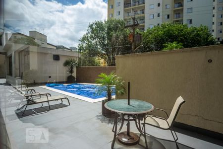 Apartamento à venda com 212m², 4 quartos e 3 vagas Apartamento à venda com 212m², 4 quartos e 3 vagasÁrea comum - Piscina