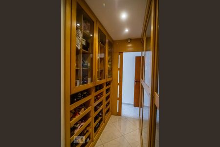 Apartamento à venda com 212m², 4 quartos e 3 vagas Apartamento à venda com 212m², 4 quartos e 3 vagasSuíte