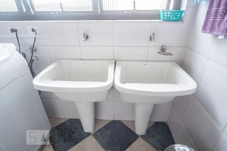 Apartamento à venda com 212m², 4 quartos e 3 vagas Apartamento à venda com 212m², 4 quartos e 3 vagasÁrea de Serviço