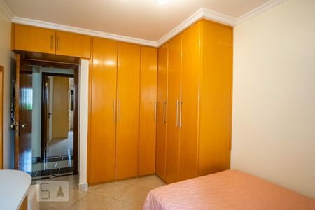 Apartamento à venda com 212m², 4 quartos e 3 vagas Apartamento à venda com 212m², 4 quartos e 3 vagasQuarto 2