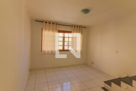 Sala de casa de condomínio à venda com 2 quartos, 100m² em Vila Tiradentes, São Paulo