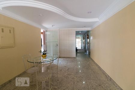 Apartamento para alugar com 72m², 2 quartos e 1 vagaHall de entrada do prédio