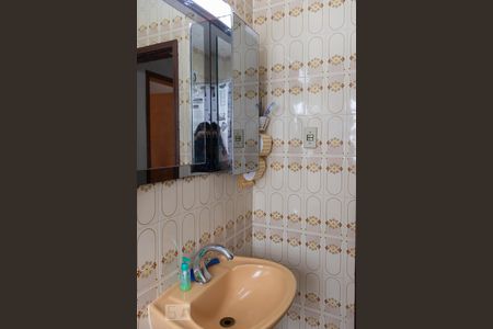 Casa à venda com 200m², 3 quartos e 2 vagas Casa à venda com 200m², 3 quartos e 2 vagasBanheiro 2