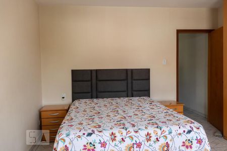 Casa à venda com 200m², 3 quartos e 2 vagas Casa à venda com 200m², 3 quartos e 2 vagasQuarto 1