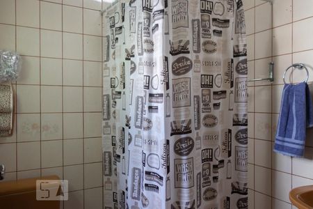 Casa à venda com 200m², 3 quartos e 2 vagas Casa à venda com 200m², 3 quartos e 2 vagasBanheiro 1