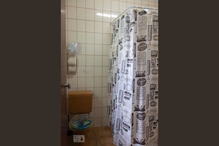 Casa à venda com 200m², 3 quartos e 2 vagas Casa à venda com 200m², 3 quartos e 2 vagasBanheiro 1